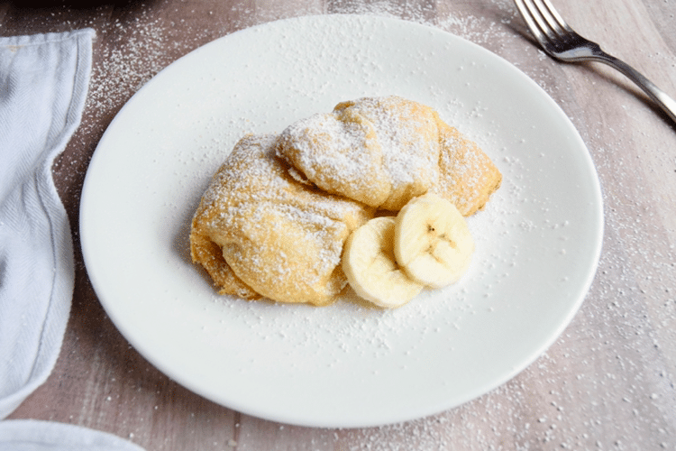 banana cheesecake brunch rollups